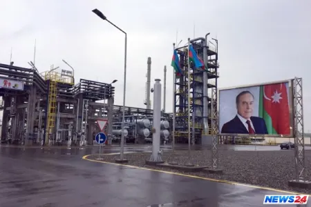 İlham Əliyev Bakı neft emalı zavodunda