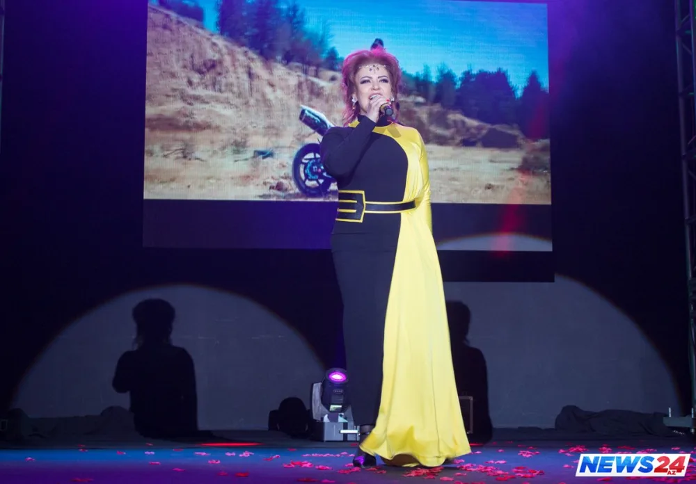 Nail Naiboğlunun "Gülüm" konserti baş tutdu - FOTOLAR