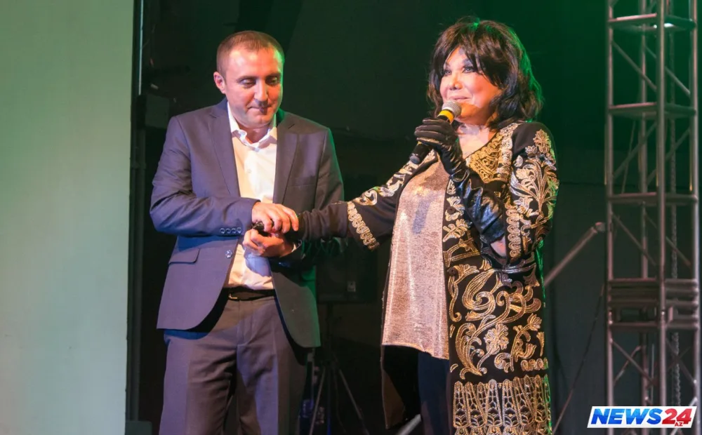 Nail Naiboğlunun "Gülüm" konserti baş tutdu - FOTOLAR