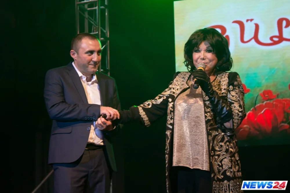 Nail Naiboğlunun "Gülüm" konserti baş tutdu - FOTOLAR