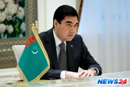 Prezident yeni il öncəsi 3 dildə mahnı oxudu - VİDEO