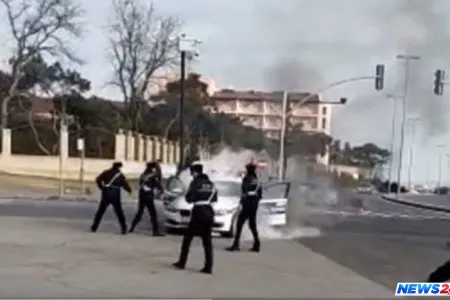 Bakıda yol polisinin maşını yandı - VİDEO