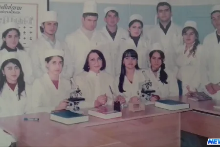 Təyyarədə sərnişinin həyatını xilas edən azərbaycanlı həkim “Gülümsəyən həkim” cəmiyyətinə qəbul olunub