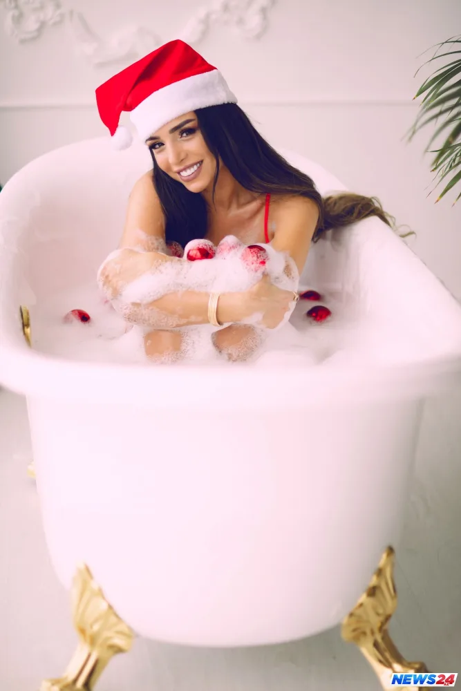 Renkadan cazibədar "Santa girl" FOTOSESSİYAsı