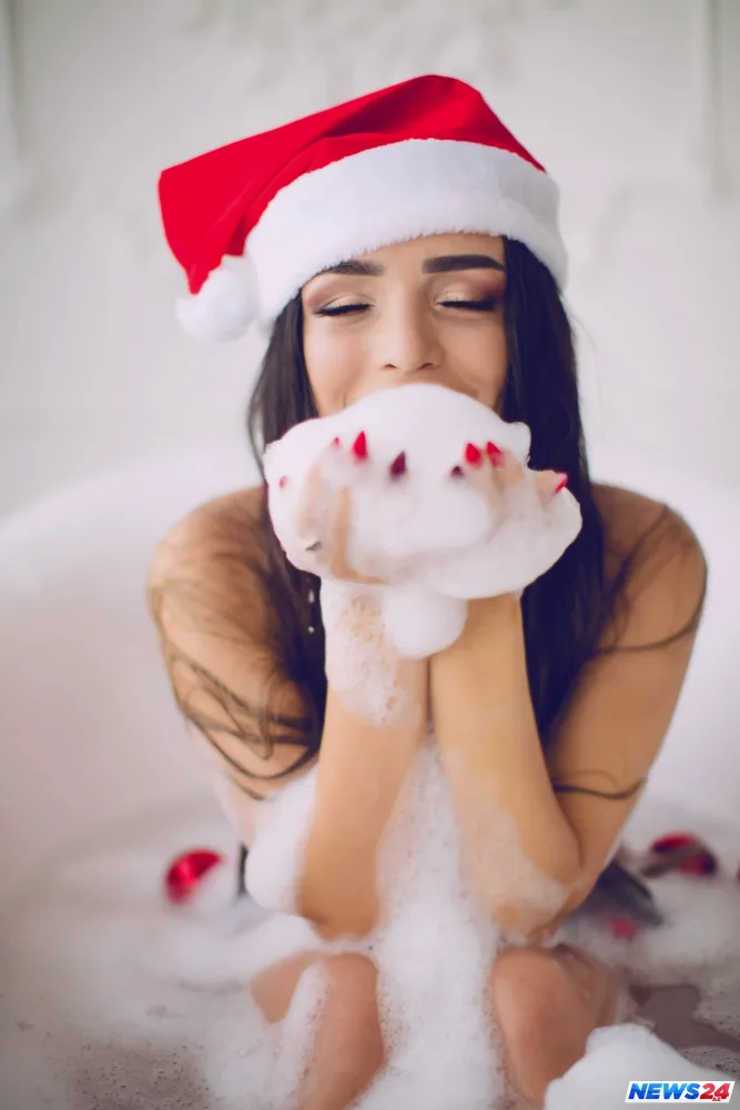 Renkadan cazibədar "Santa girl" FOTOSESSİYAsı