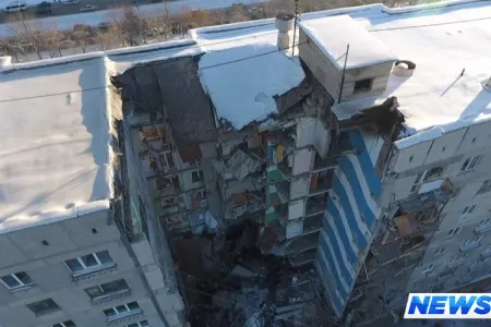 Maqnitoqorskda yaşayış binasının dağıntılarında partlayıcı izi tapılmayıb