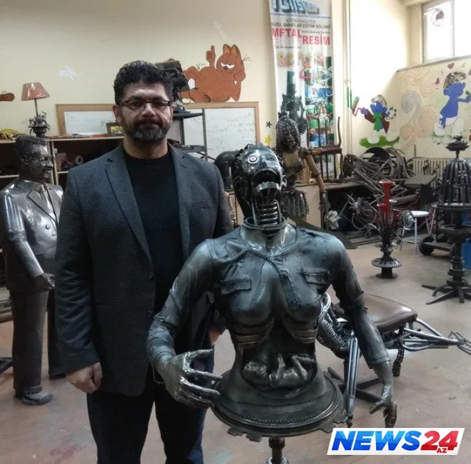 Türkiyəli müəllim: "Xocalı soyqırımı ilə bağlı heykəl düzəltmək mənəvi borcum idi" - FOTO