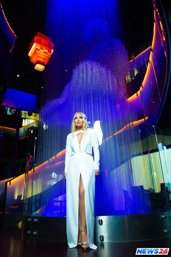 Nuradan cəsarətli fotosessiya və albom - FOTO