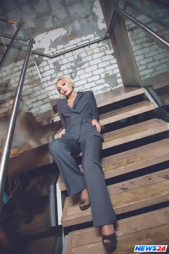 Nuradan cəsarətli fotosessiya və albom - FOTO