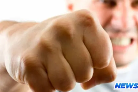 Dəhşətli olay: Kişini qaçırdıb, qadın paltarı geyindirib zorladılar - VİDEO