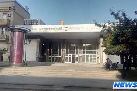 Son dəqiqə: Bakıda dəhşətli cinayət - Metro qarşısında gənc oğlan öldürüldü - FOTO - 18+