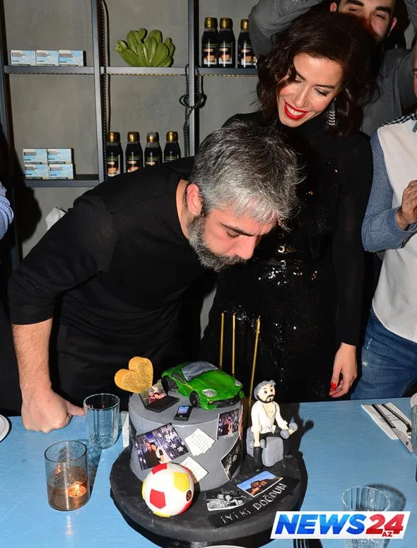 Məşhur müğənni evlilik müjdəsini verdi - FOTO