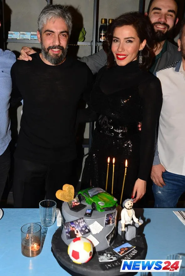 Məşhur müğənni evlilik müjdəsini verdi - FOTO