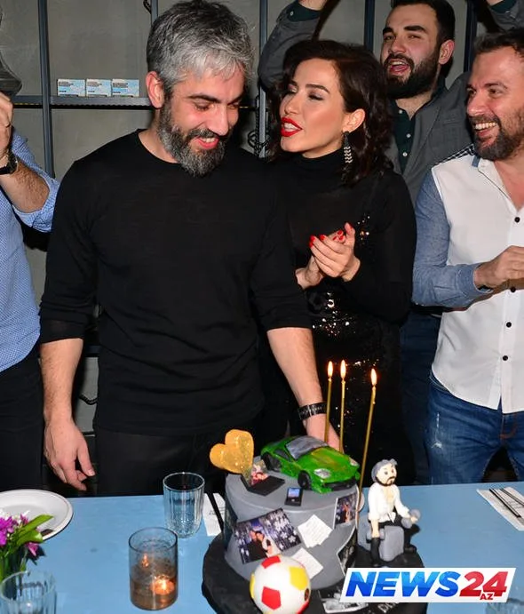 Məşhur müğənni evlilik müjdəsini verdi - FOTO
