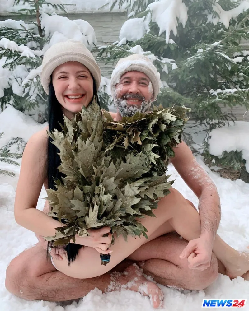 Məşhur müğənni özünün və həyat yoldaşının çılpaq şəklini paylaşdı - FOTO