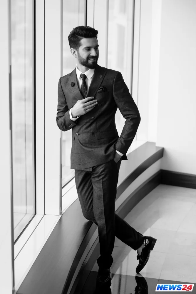Nişanlı Əhməd Mustafayev modellə oteldə - FOTO