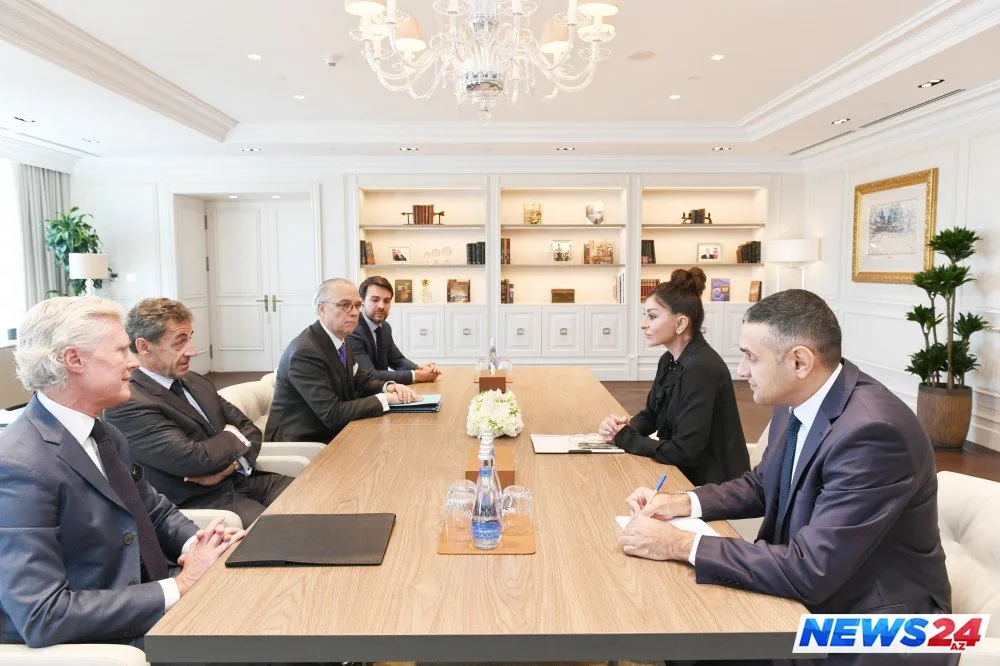 Azərbaycanın Birinci vitse-prezidenti Mehriban Əliyeva Fransanın sabiq Prezidenti Nikola Sarkozi ilə görüşüb - FOTO