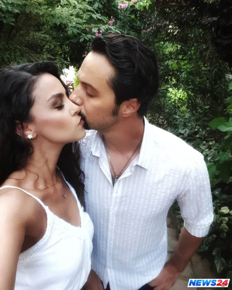 Məşhur aktrisanın hamilə şəklinə izləyiciləri belə reaksiya verdilər - FOTO