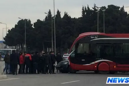 Bakıda daha bir avtobus qəzası — FOTO