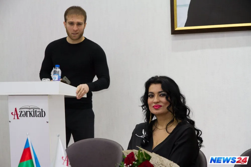 Azərbaycanlı yazıçının "Sevgi dərsi" və "Vicdanla sövdələşmə"si... - FOTO - VİDEO