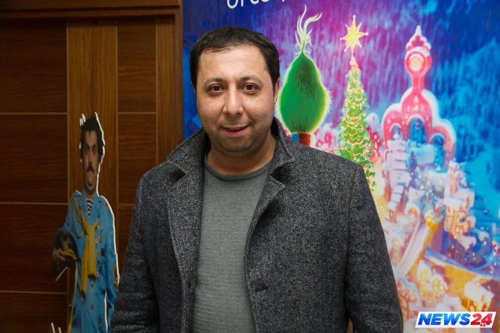 Fərda bu dəfə taksi sürücüsü oldu - FOTOLAR - VİDEO