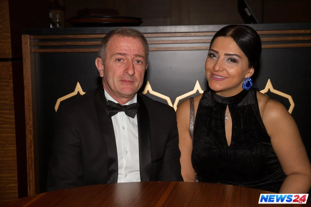 Fərda bu dəfə taksi sürücüsü oldu - FOTOLAR - VİDEO