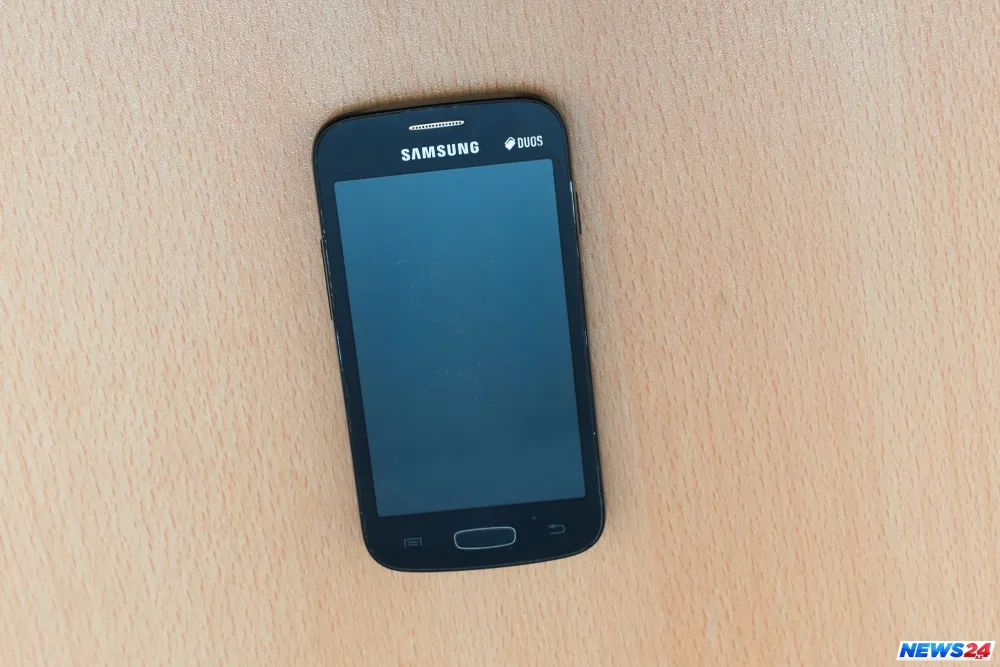 AZAL əşyalarını təyyarədə unutmuş sərnişinləri axtarır - FOTO