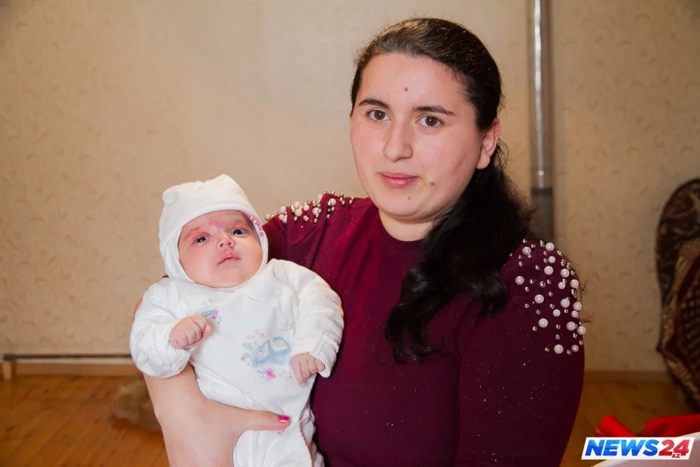 Azərbaycanın I vitse-prezidenti Mehriban Əliyeva üçəmlərə diqqət göstərdi - FOTO - VİDEO