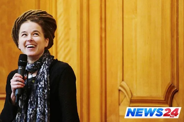 Mədəniyyət naziri görüntüsü ilə təəcübləndirdi - FOTOLAR