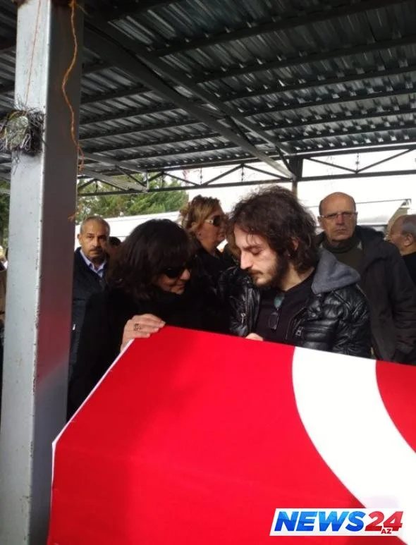 Dünyasını dəyişən sənətkarın eks həyat yoldaşı qınadı - FOTO - VİDEO