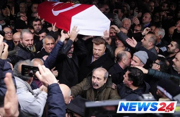 Dünyasını dəyişən sənətkarın eks həyat yoldaşı qınadı - FOTO - VİDEO