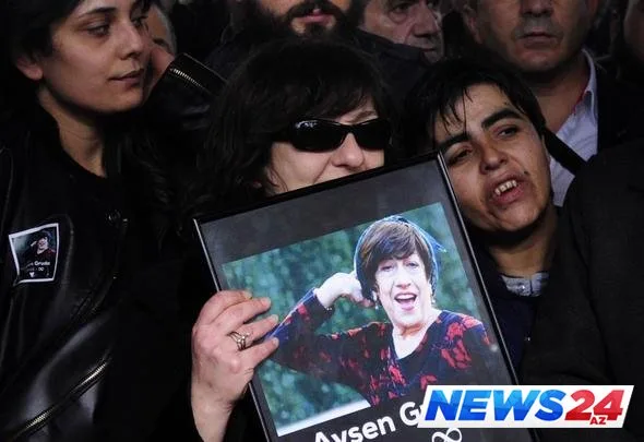 Dünyasını dəyişən sənətkarın eks həyat yoldaşı qınadı - FOTO - VİDEO