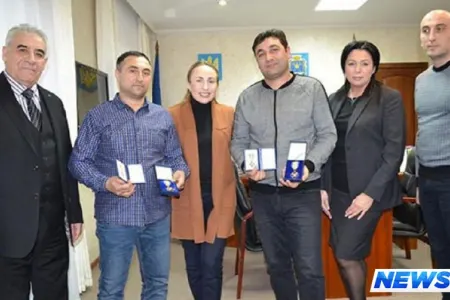 Nikolayevdə yanan ailəni xilas edən azərbaycanlılar mükafatlandırılıb