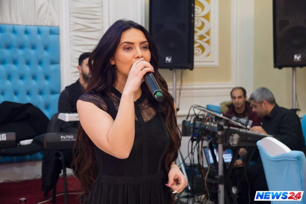 Azərbaycanlı iş xanımı ad gününə sehrbazın köməyi ilə gəldi - FOTO - VİDEO