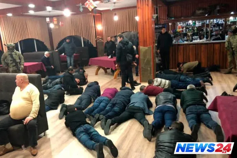 "Lotu Quli"nin ad günü münasibətilə keçirilən məclisə basqın - FOTOLAR