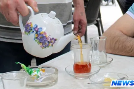 Çayxanaya gedənlərə bəd xəbər! - VİDEO