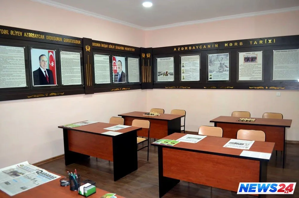 Zakir Həsənov cəbhə xəttində düşmənin mövqelərini izləyib - VİDEO