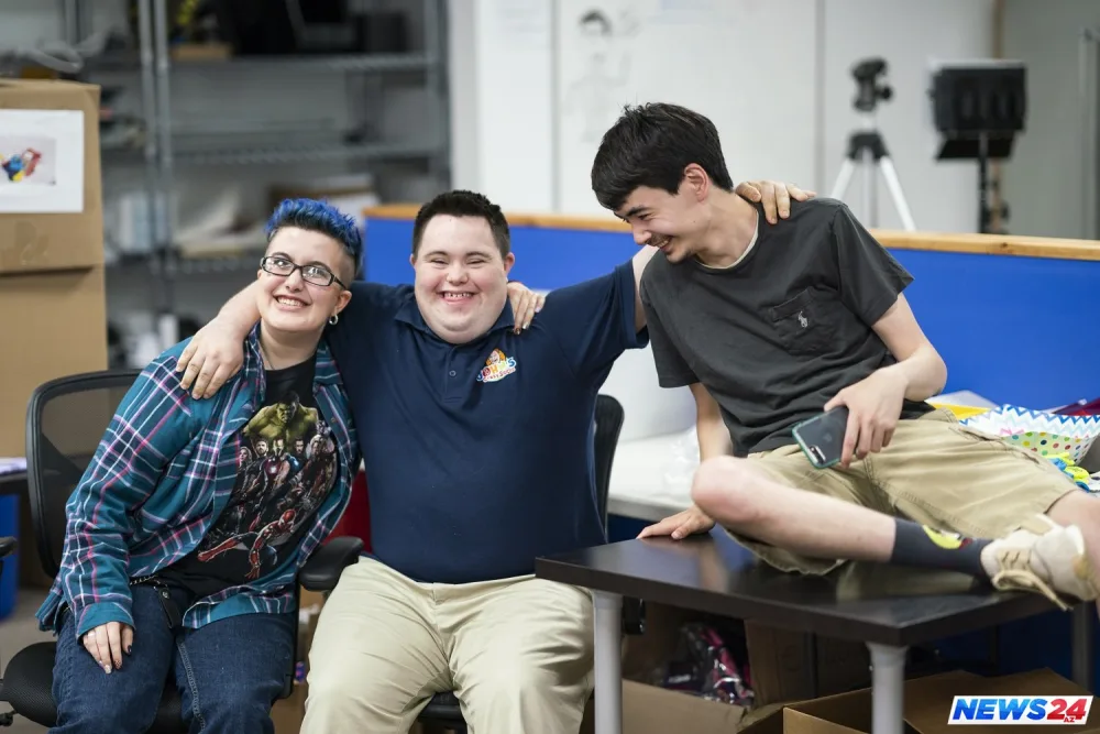 Daun sindromlu uğurlu kiçik biznesmen - FOTO