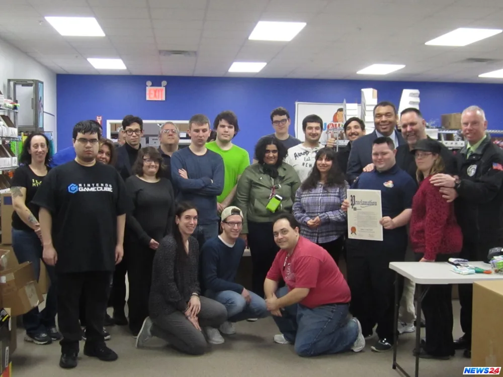 Daun sindromlu uğurlu kiçik biznesmen - FOTO