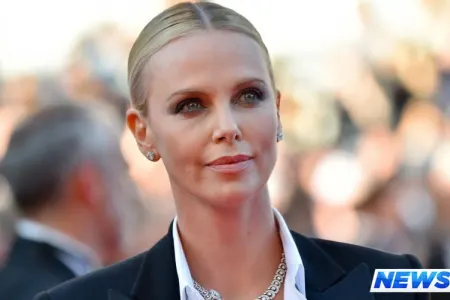 Şarliz Teron ABŞ-da prezidentliyə namizəd "ilk" qadın "OLACAQ" - FOTO