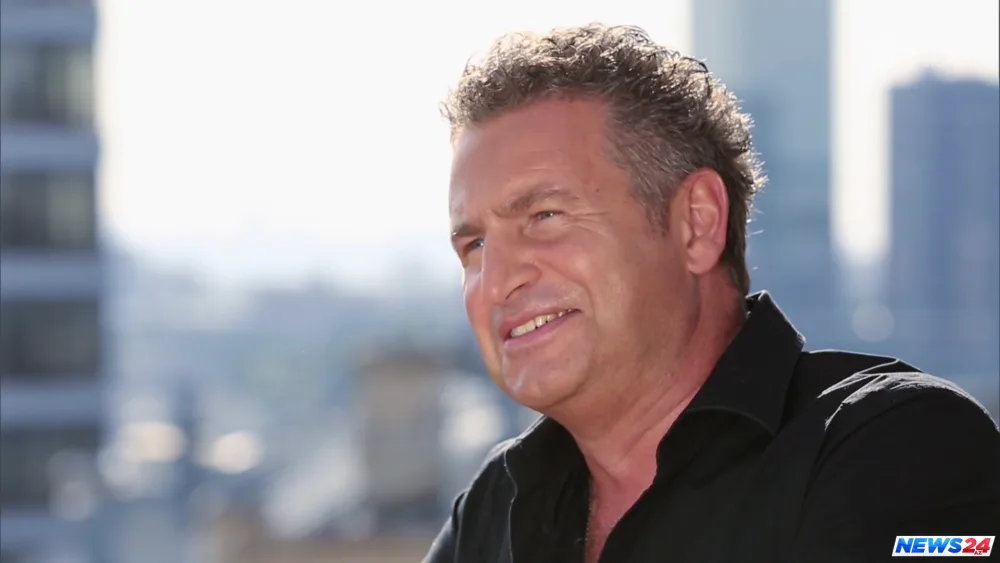 Məşhur müğənninin görmə qabiliyyət zəifləyir FOTO