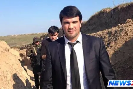 Məmurun otağında qayınatasını döyən dünya çempionunun məhkəməsi başlayıb