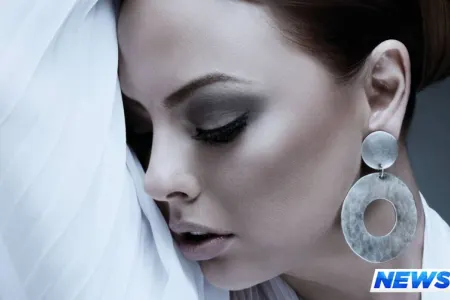 Ebru Gündeş hamilədir?