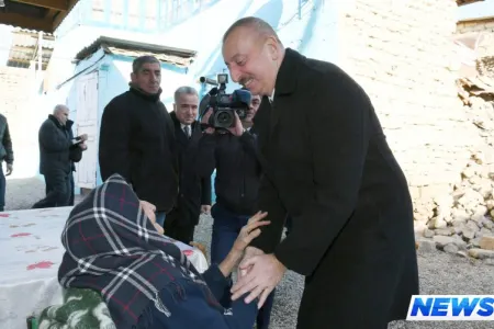 İlham Əliyev zəlzələnin baş verdiyi Şamaxıda - FOTO