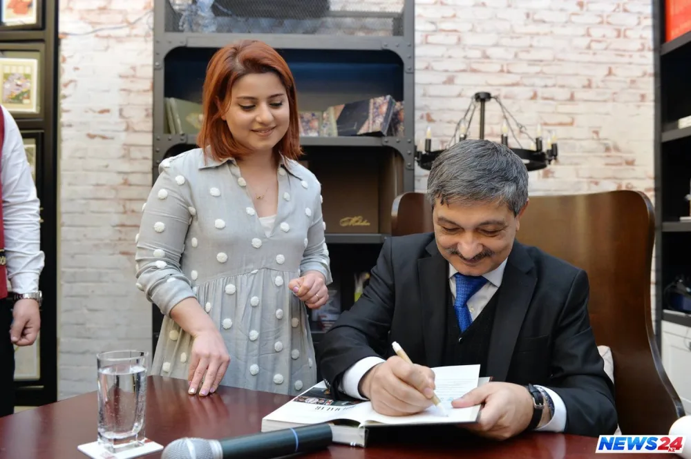 “Azərbaycan mətbəxində dolmalar. 381 çeşid” kitabı təqdim olundu - FOTOLAR