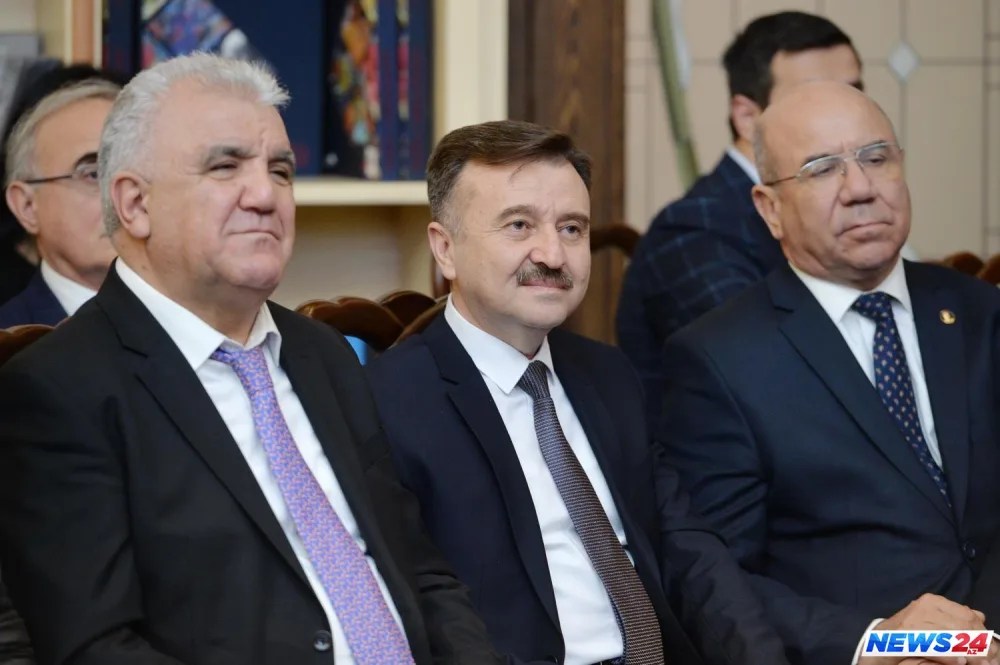 “Azərbaycan mətbəxində dolmalar. 381 çeşid” kitabı təqdim olundu - FOTOLAR