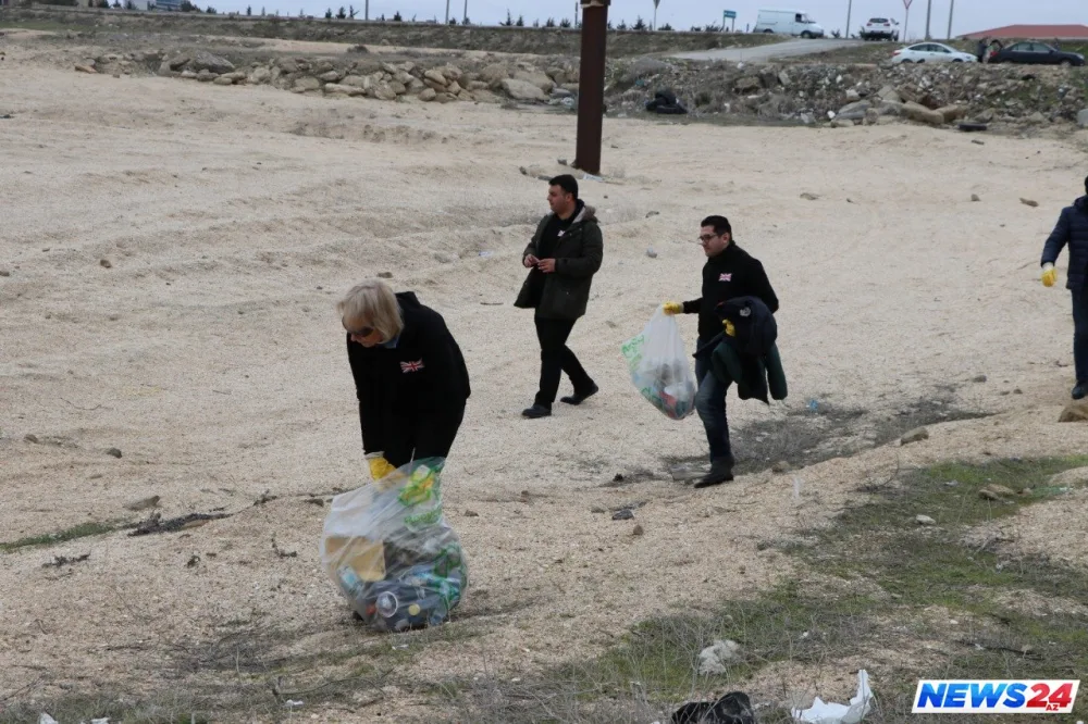 Sahil zolağı plastik tullantılardan təmizlənib - FOTO