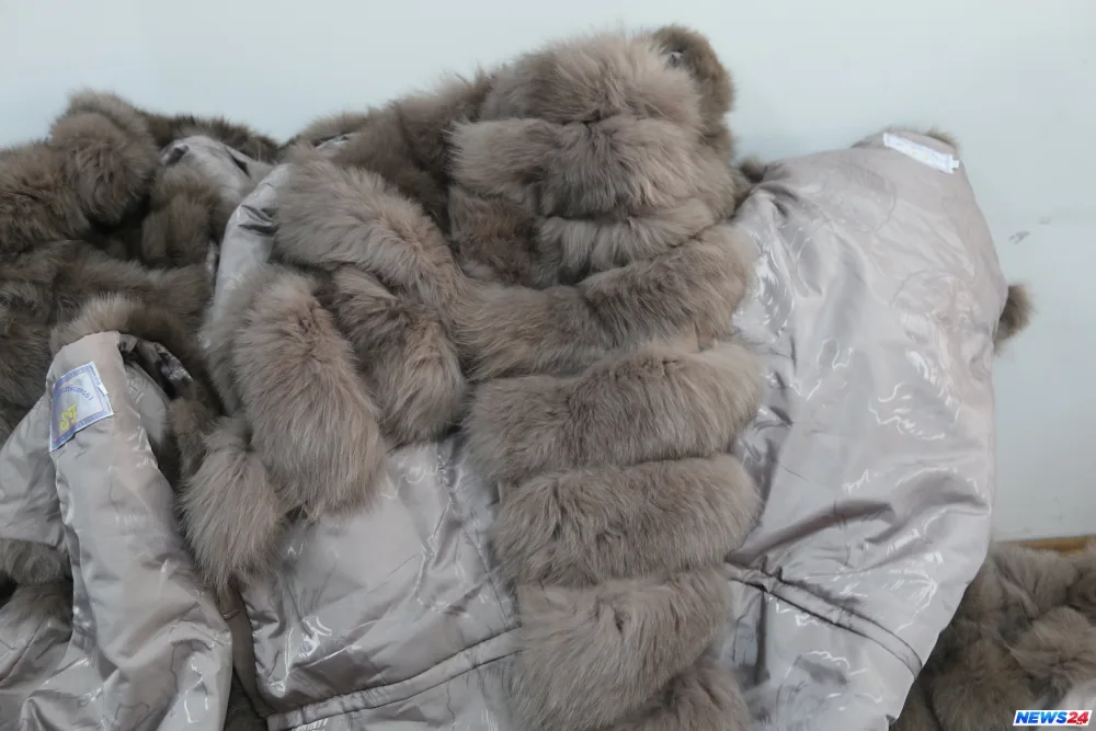 Qadın xəz geyimləri aşkarlanıb