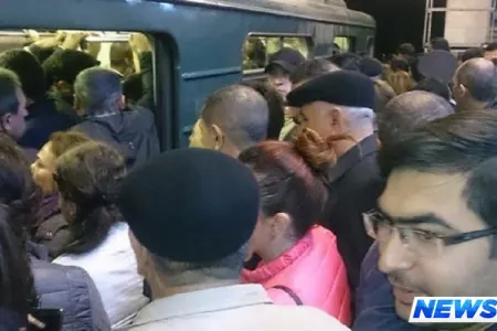 Metroda yenə gərginlik, interval 8 dəqiqəyə çatıb - SƏBƏB