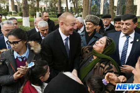 Prezident İlham Əliyev Beyləqan sakinləri ilə mahnı oxudu - VİDEO - FOTO